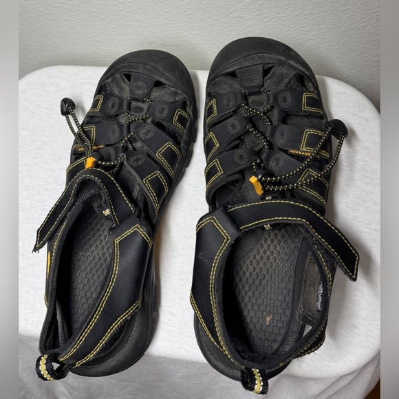 Keen Men’s Newport H2 Closed Toe Black Yellow Outdoor Rugged Sandals Size 6 - Picture 7 of 13